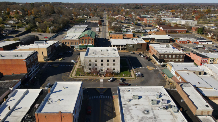 Courthouse photo by David Johnston