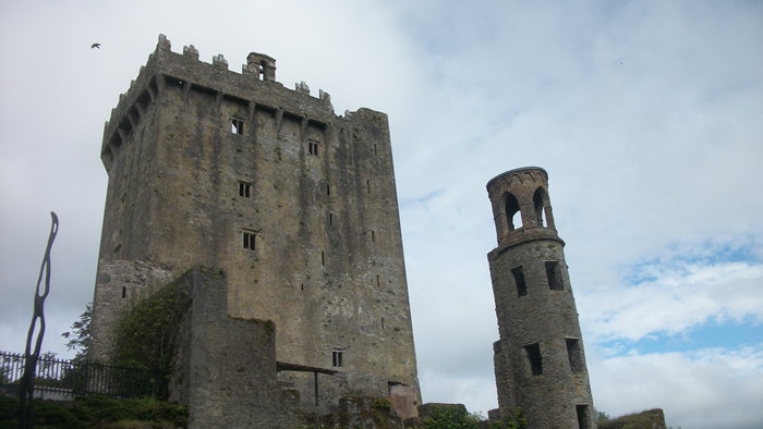 Honors Education Abroad visits Blarney Castle